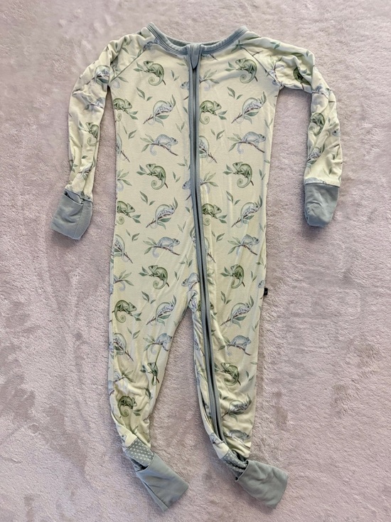 The Sleepy Sloth Other - The Sleepy Sloth Bamboo Sleeper – Chameleon Print, 18-24M, Zip Pajamas